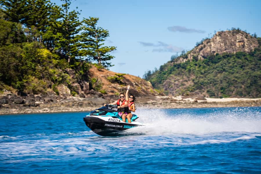 From Airlie Beach: Two-Island Safari - Daydream and South Molle: what two hours on the water really feels like