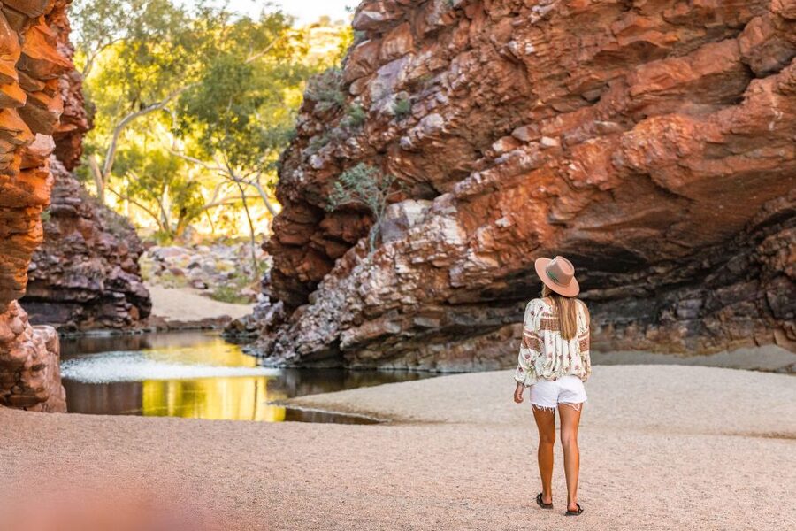 From Alice Springs/Yulara: 4-Day Red Centre 4WD Camping Tour - West MacDonnell Ranges: Standley Chasm to Simpsons Gap