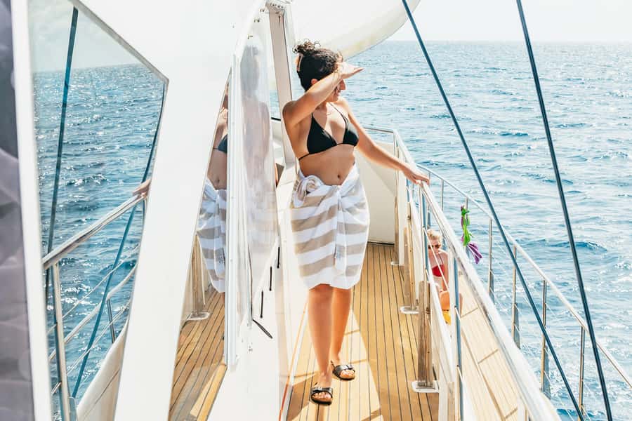 From Cairns: Great Barrier Reef Cruise by Premium Catamaran - Onboard Comfort: Catamaran Layout, Seating, and Relaxing Without Feeling Packed