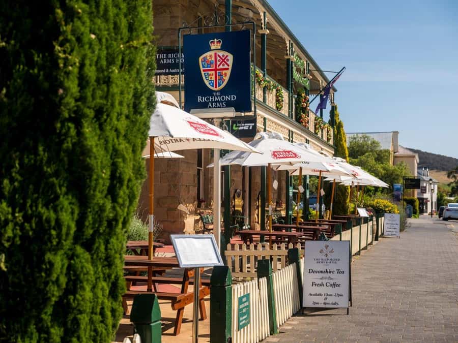From Hobart: Richmond Village 4 hour Return Tour (Afternoon) - Brooke Street Pier Start, Then Straight to the Views