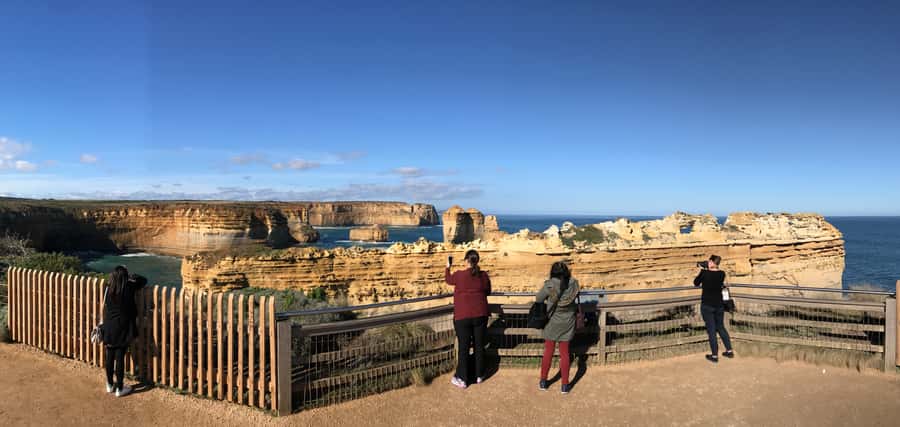 From Melbourne: Great Ocean Road Boutique Tour in Reverse - Port Campbell or Apollo Bay lunch, and why the timing matters