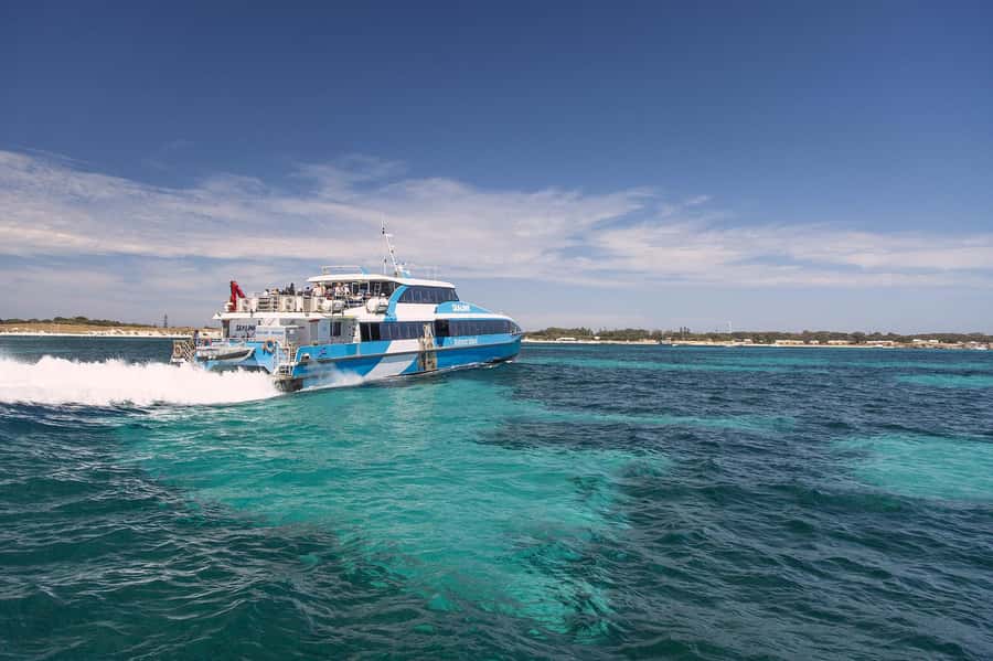 From Perth or Fremantle: Rottnest Island Ferry and Bus Tour - Ferry time shapes the whole day: Perth Swan River cruise vs Fremantle direct