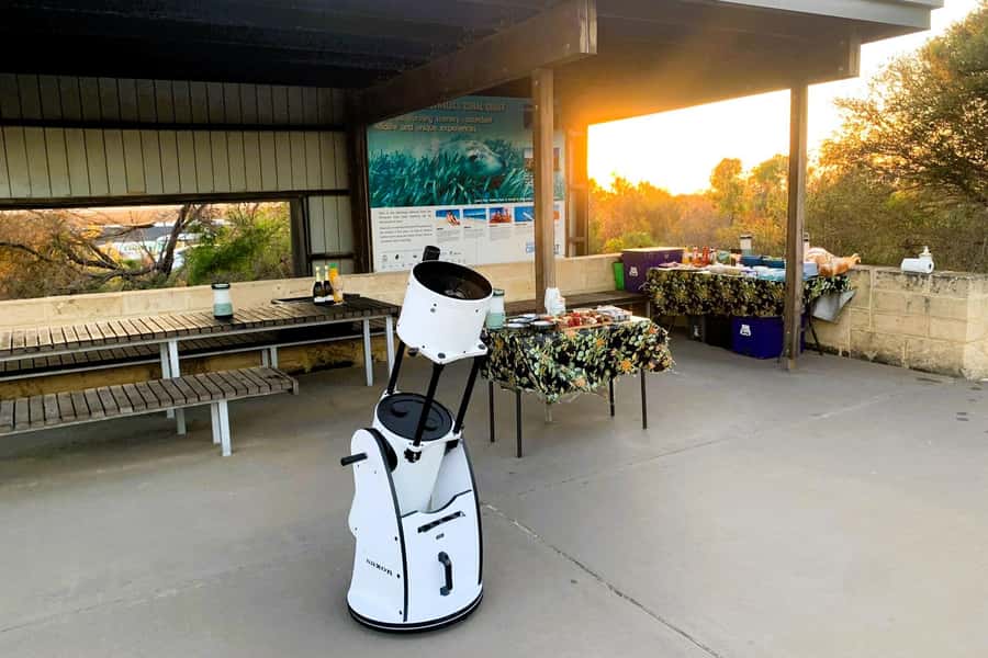 From Perth: Pinnacles Sunset and Stargazing Tour with Dinner - The sunset moment: golden hour plus a guided narrative