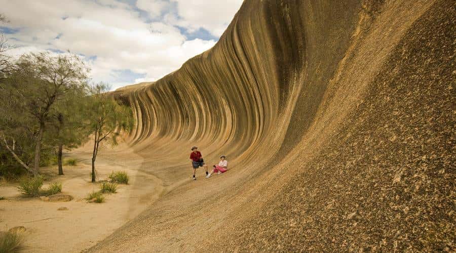 From Perth: Wave Rock, York and Aboriginal Cultural Tour - Country stops between York and Hyden: Dog Cemetery, Hippo’s Yawn, and roadside WA