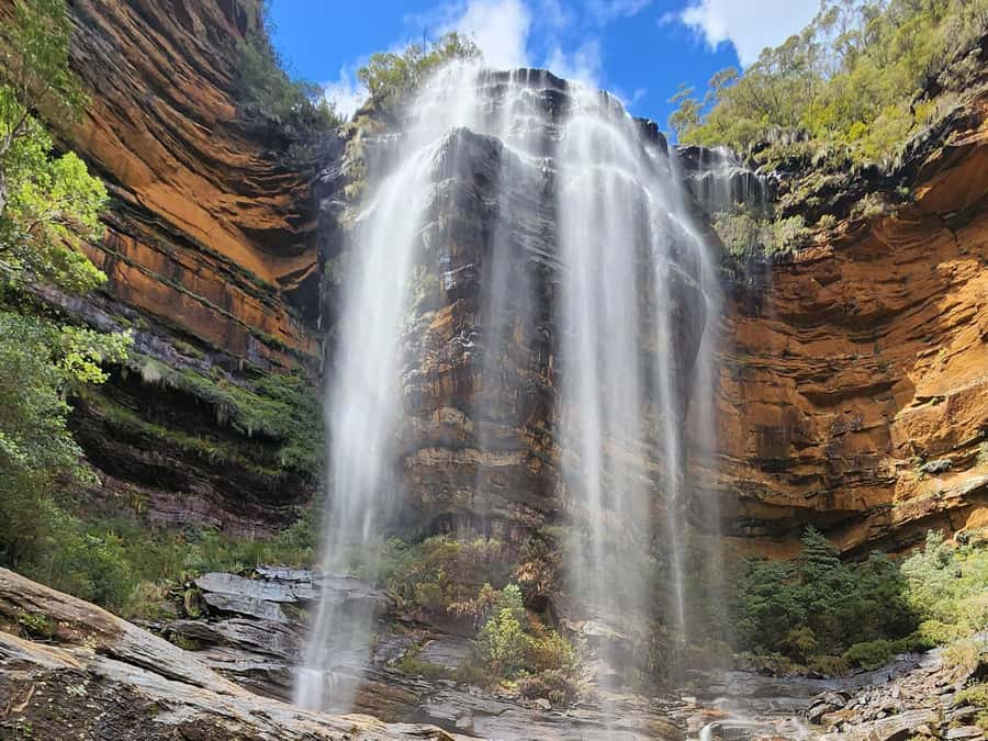 From Sydney: Blue Mountains Tour with Waterfall Walk & Lunch - The Three Sisters in Katoomba: views plus Dreamtime storytelling