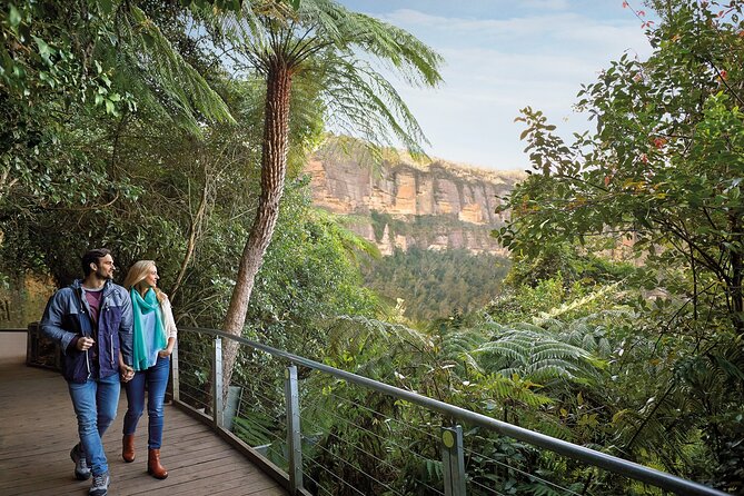 From Sydney: Blue Mountains with Zoo, Koala Photo & Scenic World - Leura lunch break and the walkable village reset