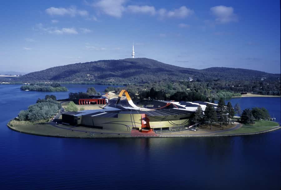 From Sydney: Canberra City Highlights and Floriade Day Tour - A practical way to see Canberra in one day