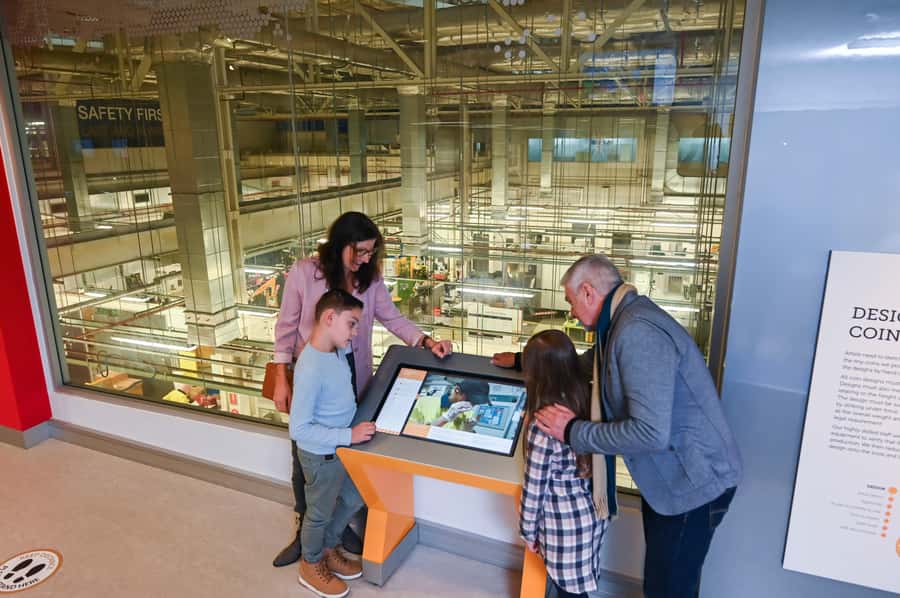 From Sydney: Explore Canberra Includes Buffet Lunch - The 12-hour Canberra rush: timing, transfer, and what your day feels like