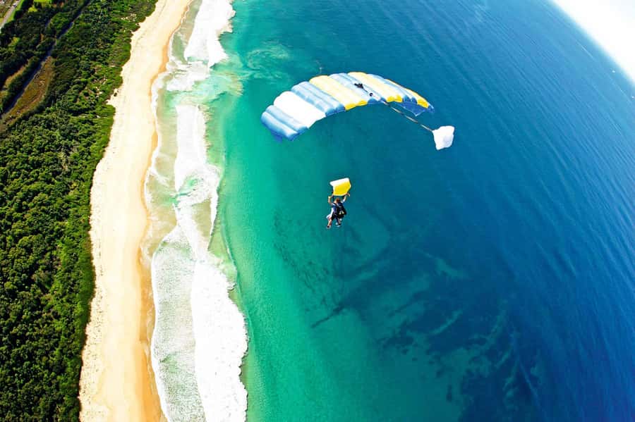 From Sydney: Tandem Skydive Experience over Beach - Tandem parachute jump over NSW coast, from Sydney in about 1.5 hours