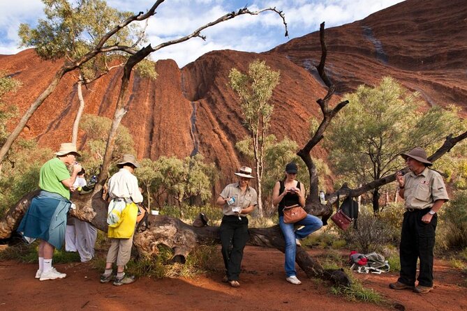 Full Uluru Base Walk at Sunrise Including breakfast - The sunrise factor: why timing changes everything