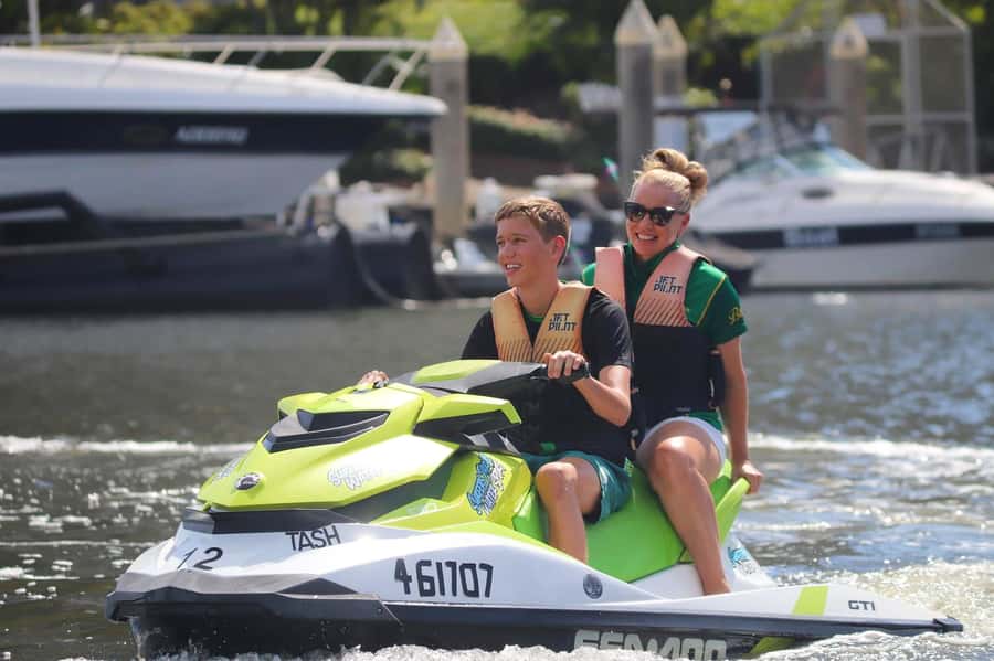 Gold Coast: 1-Hour Jet Ski Ride -No slow zones + Free Photos - Self-drive rules: who can ride, who can drive alone
