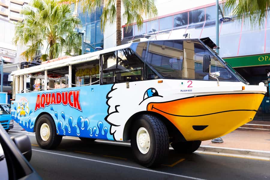 Gold Coast: 1-Hour Land and Water Duck Tour - Guides and live commentary, how the stories shape the hour