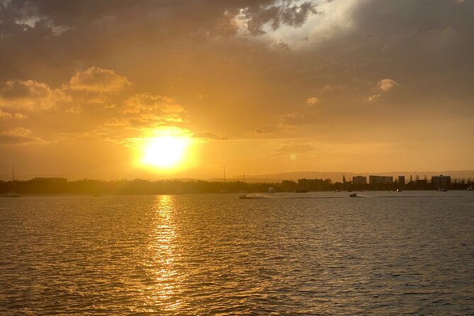 Gold Coast 2 hour Sunset Sailing Cruise with Drinks&Tasting Plate - Drinks, tasting plate, and how to eat well on a 2-hour sail