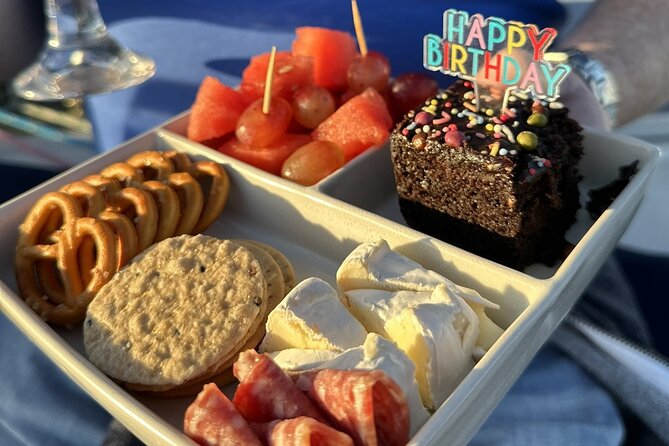 Gold Coast 2 hr Sailing Cruise with Drinks & Tasting Plate - Yacht comfort and the small-group advantage