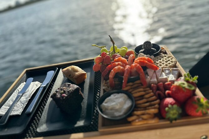 Gold Coast 2 Hr Sunset Private Sailing Charter with Drinks & Food - Meeting at Muriel Henchman North Boat Ramp, Main Beach