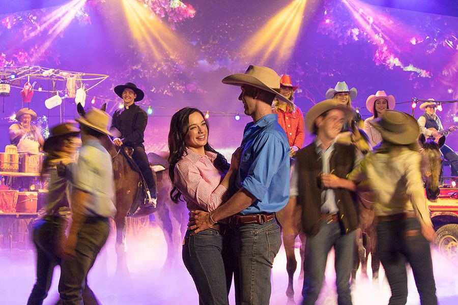 Gold Coast: Australian Outback Spectacular Dinner & Show - Acrobatics, Animal Stars, and the Big-Stage Effects