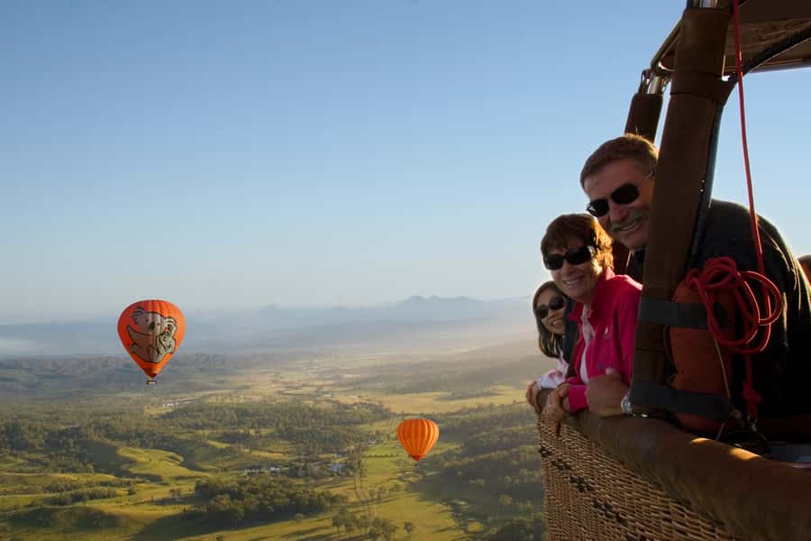 Gold Coast: Hot Air Balloon Flight, Sparkling Wine & Photos - Entering The Basket: What Standing for the Flight Means