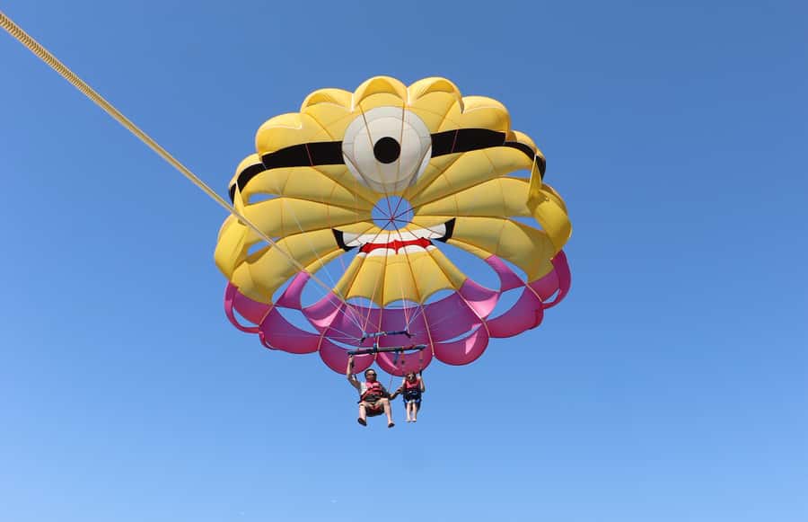 Gold Coast: Parasailing in Surfers Paradise - Who Should Skip It (Medical and Age Limits That Matter)