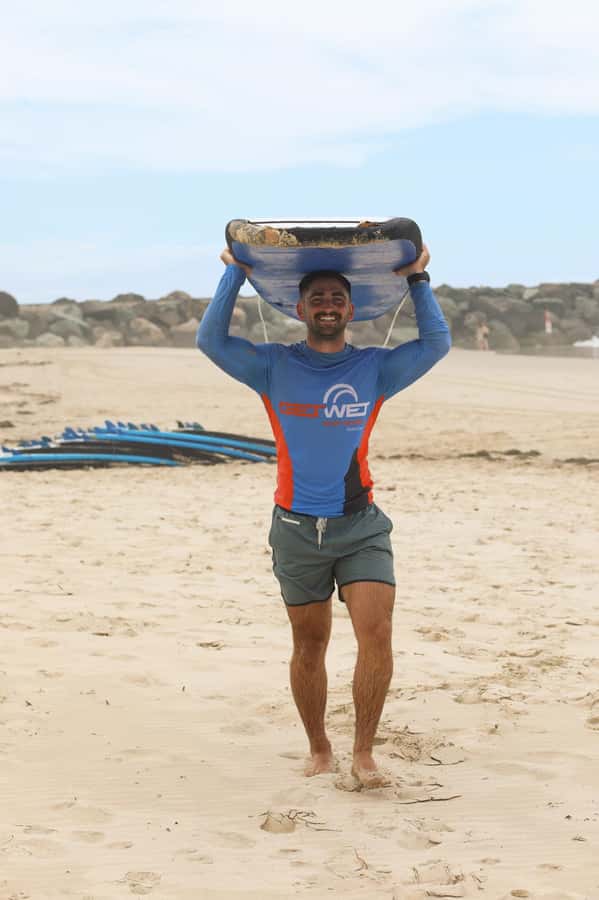 Gold Coast's Favourite Learn to Surf Lesson (Ages 13+) - Who should book this Gold Coast surf lesson?
