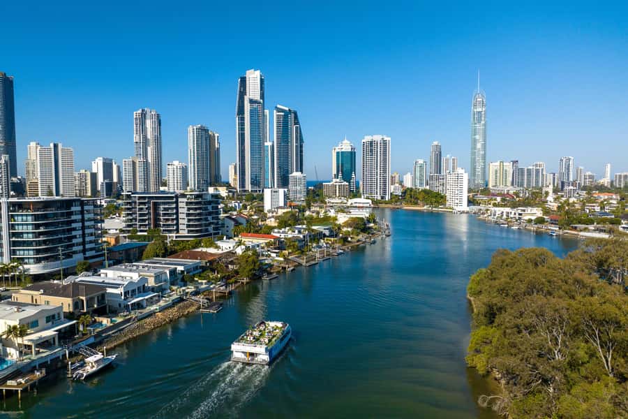 Gold Coast: Sightseeing Cruise with Buffet Lunch - Meeting at Appel Park: easy access without a complicated day
