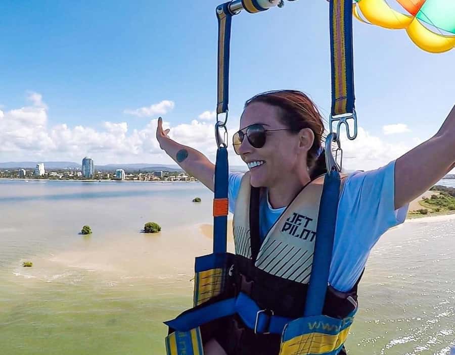 Gold Coast: Surfers Parasailing with Free Photos - The Parasailing Flight: 10 Minutes Up at 400 Feet