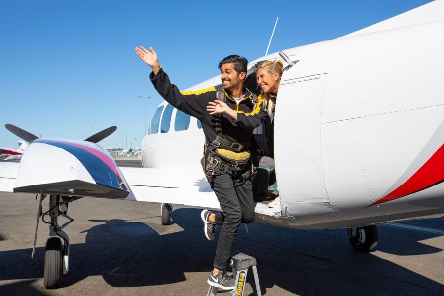 Gold Coast: Tandem Skydiving Experience - Parachute deployed at 4,500 feet, then a calm glide to sand