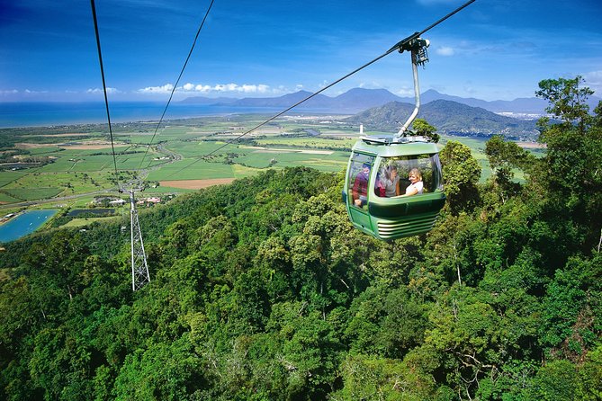 Grand Kuranda including Skyrail and Kuranda Scenic Railway - Kuranda Scenic Railway from Freshwater Station: the mountain-to-rainforest intro