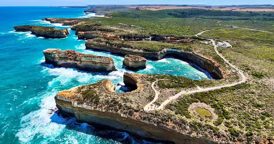 Great Ocean Road 12 Apostles London Bridge Koala Kangaroo - Loch Ard Gorge: walkable drama and strong sea-wind energy