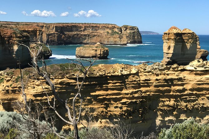 Great Ocean Road Reverse Itinerary Boutique Tour - Max 11 Guests - Loch Ard Gorge: The Story-Place Where Photos Feel Personal