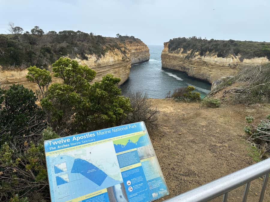 Great Ocean Road Tour PRIVATE LUXURY-FREE entry,hotel pickup - From Melbourne to the Coast, With Someone Else Doing the Steering