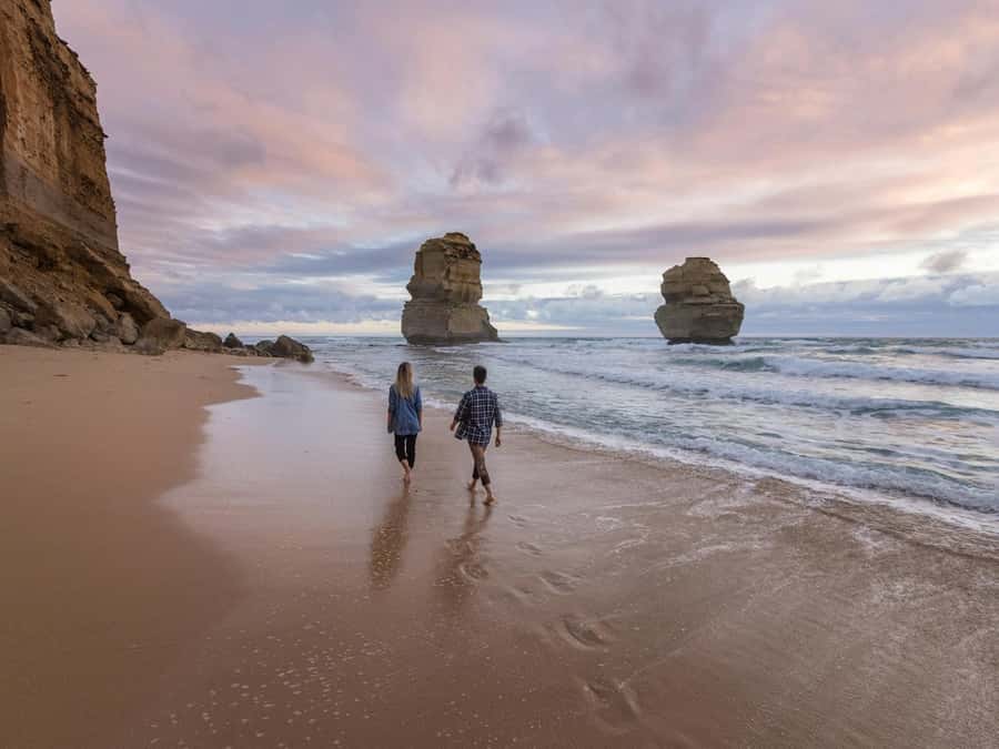 Great Ocean Road Tour PRIVATE LUXURY-FREE entry,hotel pickup - Apollo Bay Break: Stretch Your Legs, Then Eat Like a Local