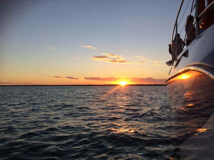 Hervey Bay Champagne Sunset Sail - Your 90 minutes on the water: what the sail actually feels like