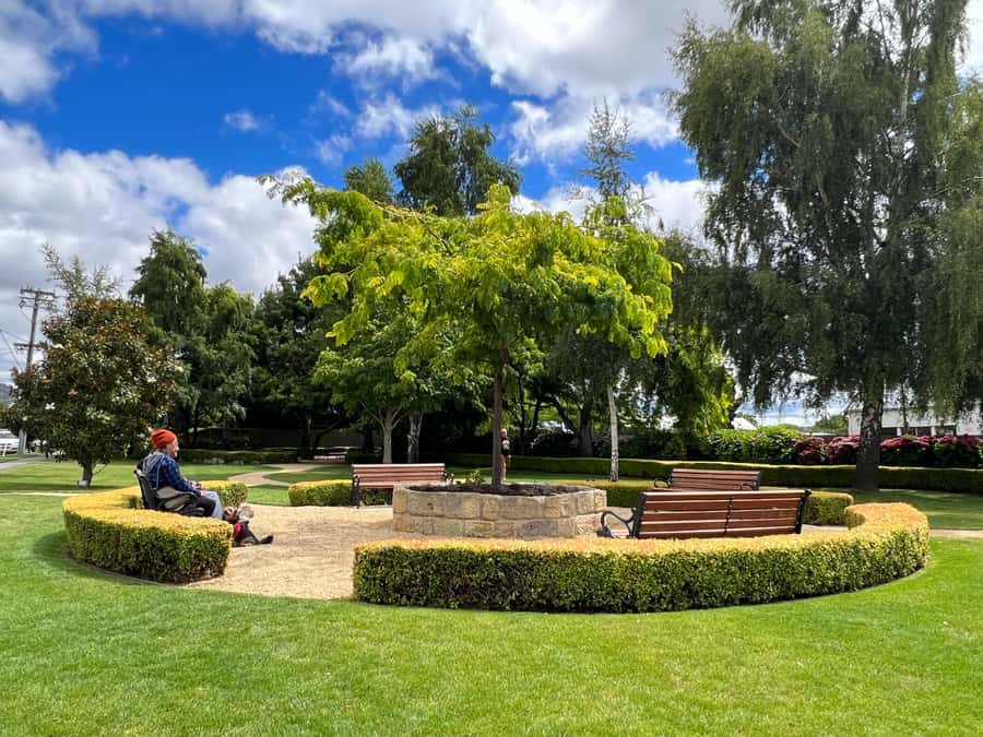 Historic Richmond Village Half-Day Coach Tour - Guide Style and the Difference Between Quick Orientation and Full Immersion