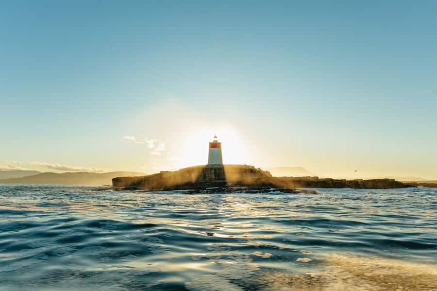 Hobart: 2.5-hour Iron Pot Lighthouse Cruise - A 150-Minute Route That Starts in the City, Then Turns Wild