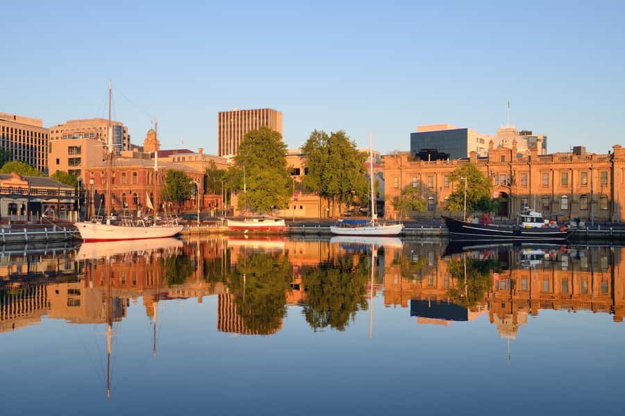 Hobart: 3-Hour City Sightseeing Tour - Sullivan’s Cove and Salamanca Place, where Hobart’s waterfront personality shows up