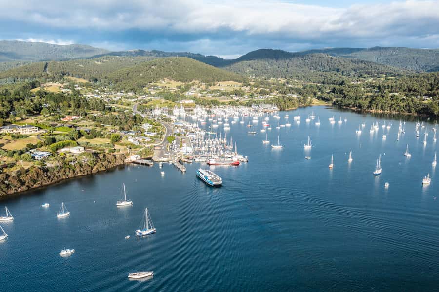 Hobart: Bruny Island Food, Sightseeing & Lighthouse Day Tour - Lookouts and short walks in South Bruny National Park
