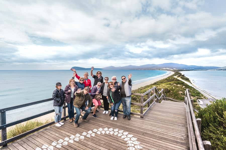 Hobart: Bruny Island Food, Sightseeing & Lighthouse Day Tour - Morning tea on the beach: oysters, cheese, bread, and warm drinks