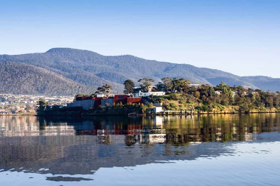 Hobart City Sightseeing Tour including MONA Ticket - Starting at Brooke Street Pier: Easy to Find, Easy to Finish