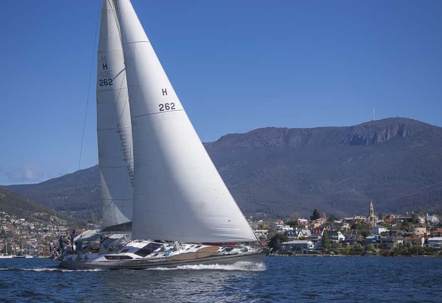 Hobart: Luxury Yacht Scenic Sailing Tour with Snacks - Where You Start Matters, and This One Starts Easy