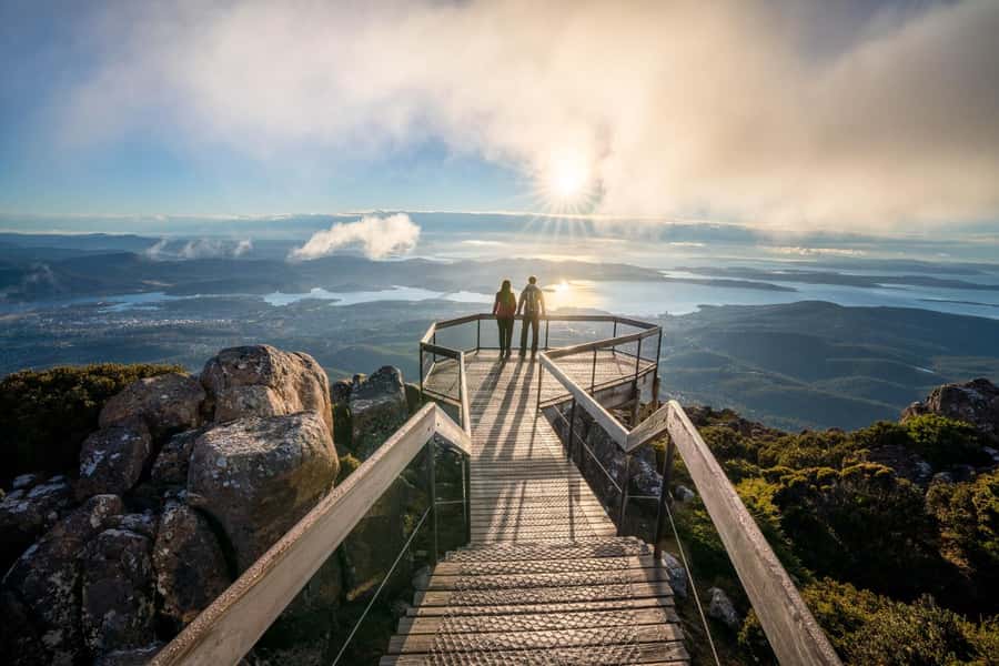 Hobart: Mount Wellington and Richmond Village Shuttle - Guides and Drivers: Friendly Commentary Makes the Day