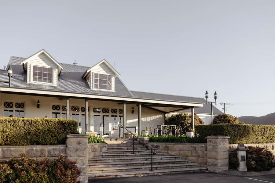 Hunter Valley: Wine Tour with 2-Course Lunch, Choc & Cheese - Binnorie Dairy Cheese Tasting: Soft Cheese Finale Before Sydney