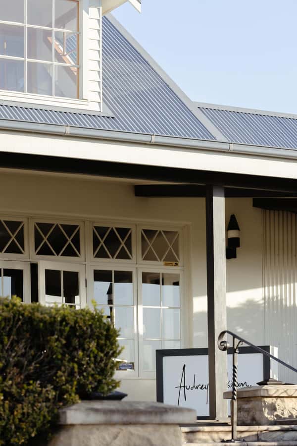 Hunter Valley: Wine Tour with 2-Course Lunch, Choc & Cheese - Coach Comfort, Snacks, and Why the Day Feels Long