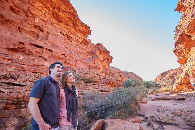Kings Canyon Day Trip from Ayers Rock (Uluru) - Kings Canyon Resort break: lunch time and the pool reset