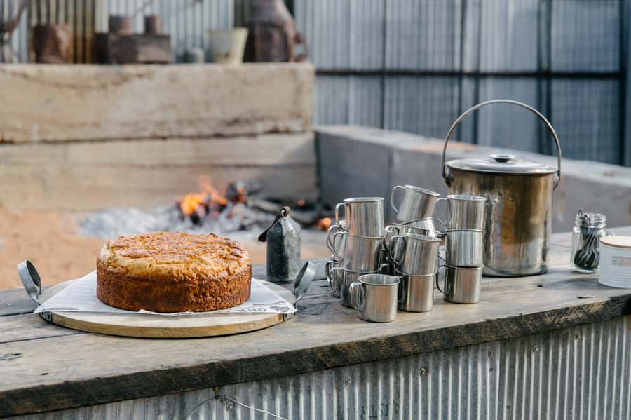 Longreach: Smithy's Outback Dinner and Show - Practical tips: jackets, dietary notes, and timing