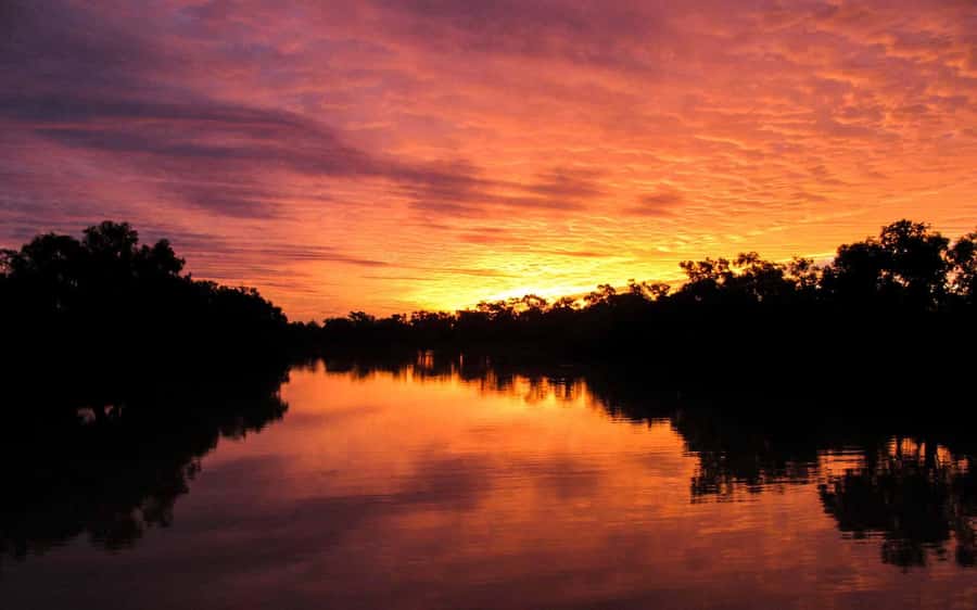 Longreach: Sunset Paddlewheeler Cruise, Show and Dinner - Getting there and timing: 4 hours with a riverbank terrace sunset hour