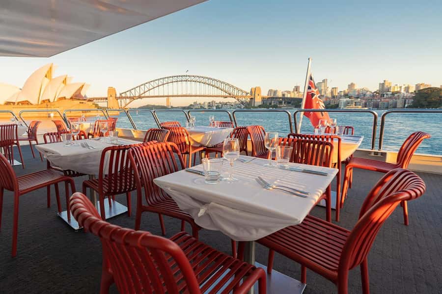 Luxury Catamaran Lunch Cruise with Deluxe Buffet - Why This 90-Minute Sydney Harbour Lunch Cruise Works