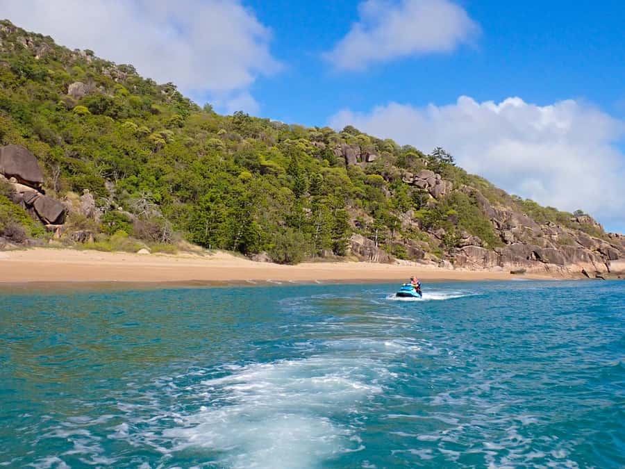 Magnetic Island: 5 Beach Bay Jet Ski Tour - No licence, but real training and clear rules