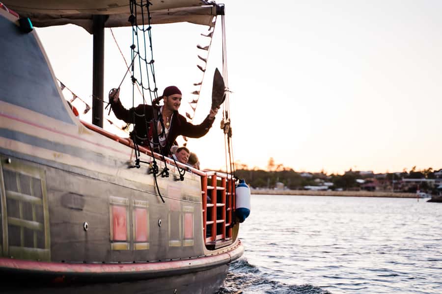 Mandurah: 1.5 Hour Sundowner Cruise - BYO snacks and the limited drink rule on an unlicensed vessel