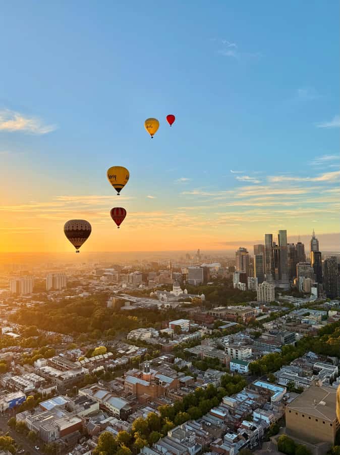 Melbourne: 1-Hour Hot Air Balloon Flight at Sunrise - After landing: pack up, photos in the app, and your keepsakes