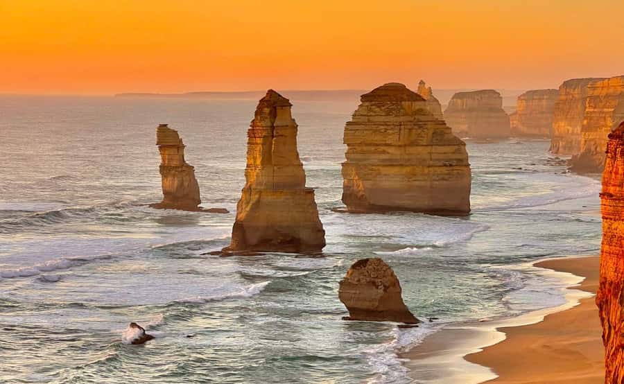 Melbourne: 12 Apostles Sunset Tour - Less Crowds - Late Great Ocean Road departure, and why sunset feels worth it